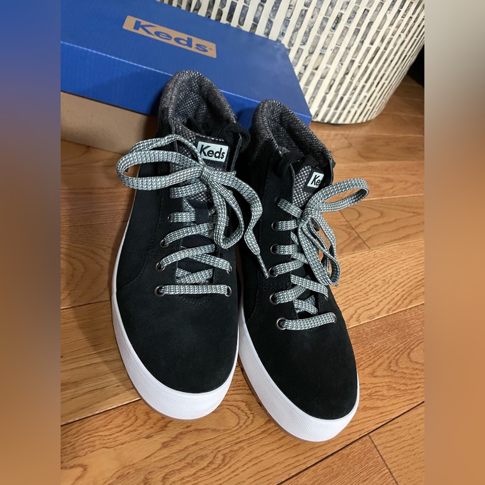 Keds Black Women’s Tahoe Suede Boots - Picture 7 of 14